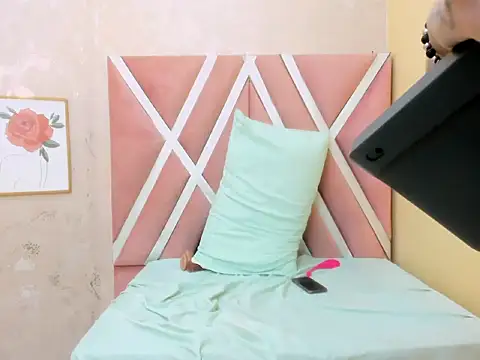 ellieblont webcam
