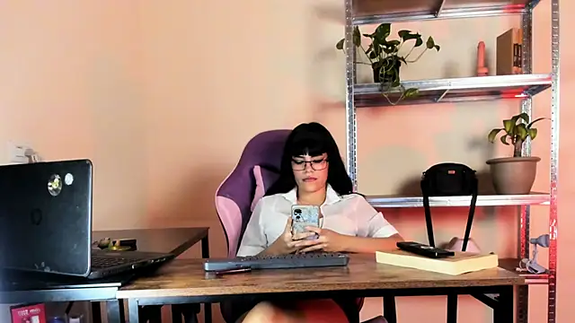 Veronica_office webcam