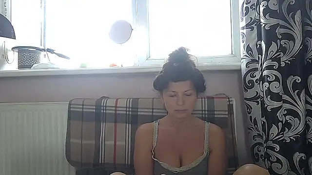 LindaStarS live cam preview