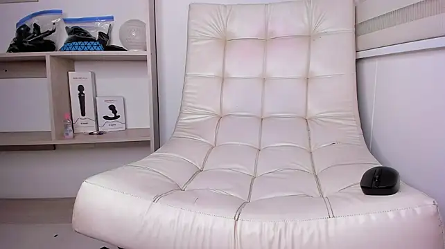 Aaron_Tate webcam