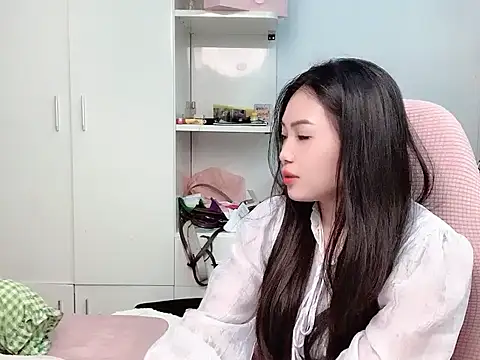 Lyly79 webcam