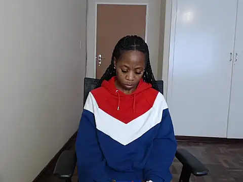 QUEENMANDYY