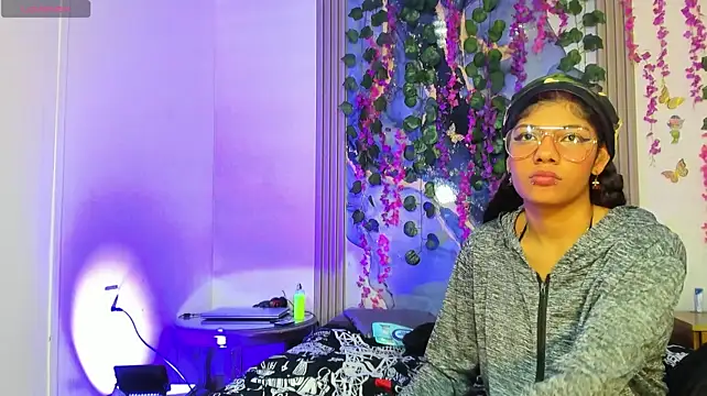 maria_robin_ (Ask my age) - cum on the buttocks