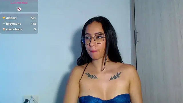 luna_blossom__ webcam