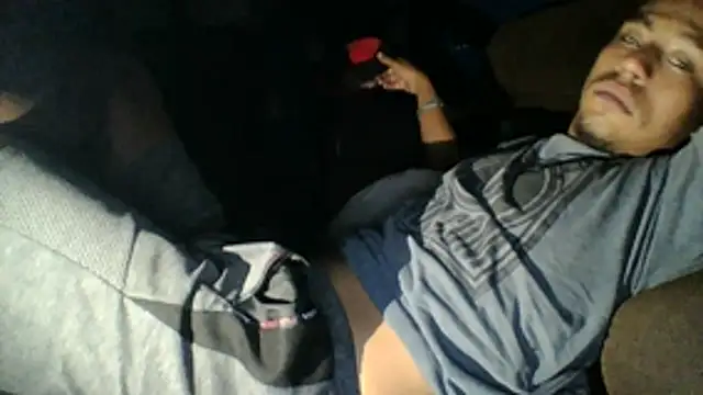 AlexAlejandro13 live cam on StripChat