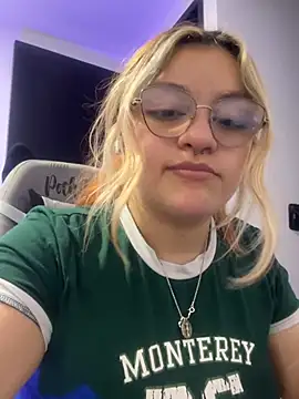 Sophia_Weest99 webcam