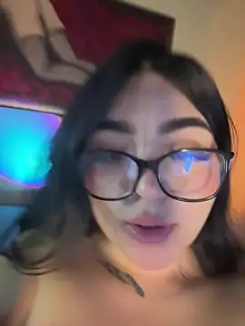 Lana_Hands