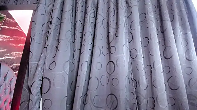 Sophie_Wilde webcam