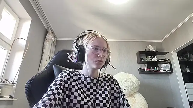 PlumyPrance webcam