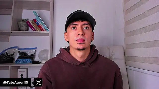 Aaron_Tate webcam