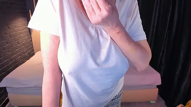 LindaPassionate live cam preview