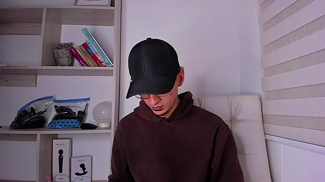Aaron_Tate