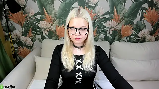 Velvet-Lun webcam