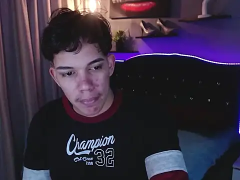 haku_nayro webcam