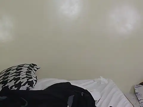 petite_emerald webcam