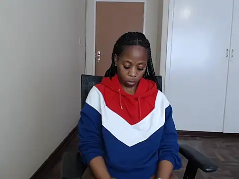 QUEENMANDYY