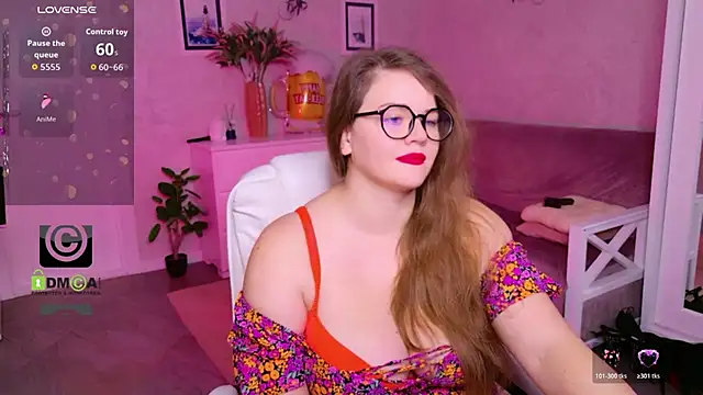 KellyKleine live cam on StripChat