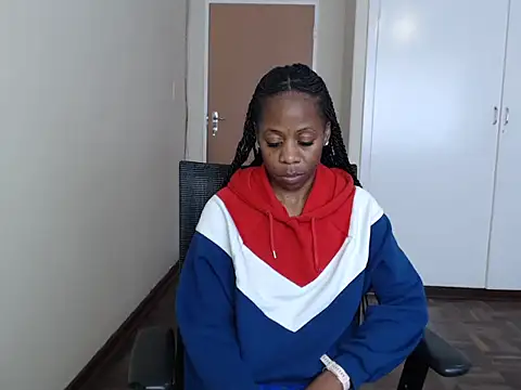 QUEENMANDYY