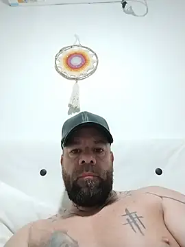 LatinoSensual45 live cam on StripChat