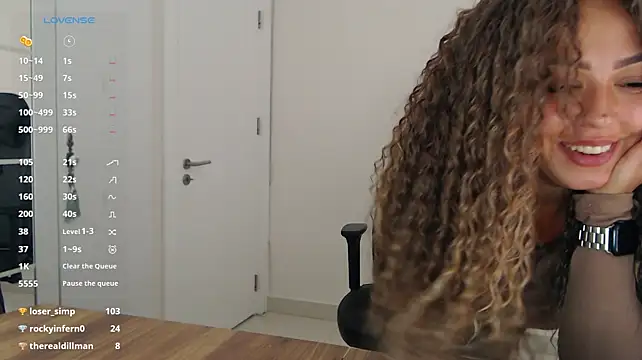 _Just_A_queen_3_ webcam