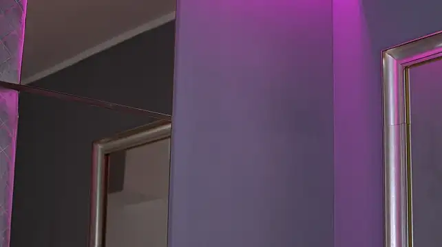 SelenaFrost webcam