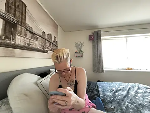 Curvy-Jinx live cam preview