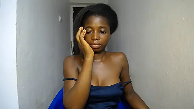 petiteebonyxx