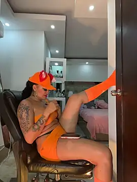 Scarletthornyx