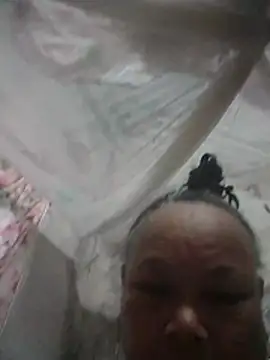 LoveMomy68 webcam