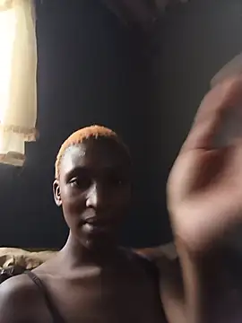 Littletee001 webcam