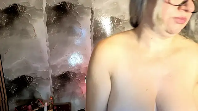 MarianL0ve webcam