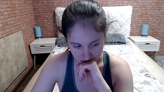 Holliy_Cooper webcam