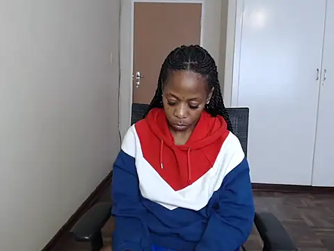 QUEENMANDYY