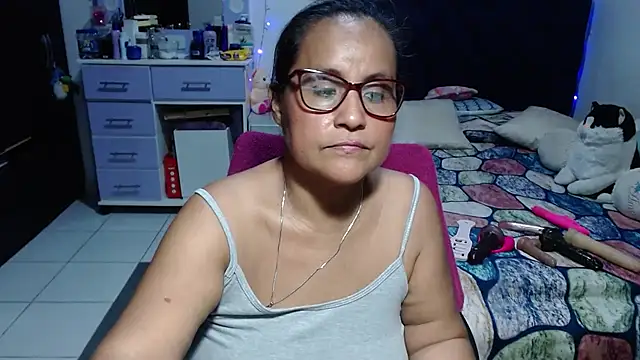 pervert_mommy_ live cam on StripChat