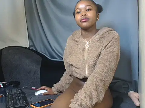 brown-baddie_ webcam