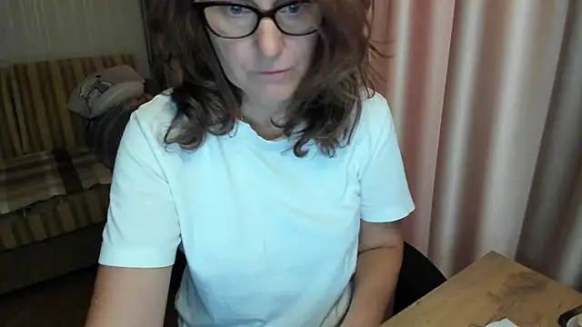 lauraoven webcam