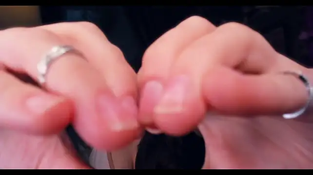 melissatetris (F young) - Make boobies wet & bounce w hands up