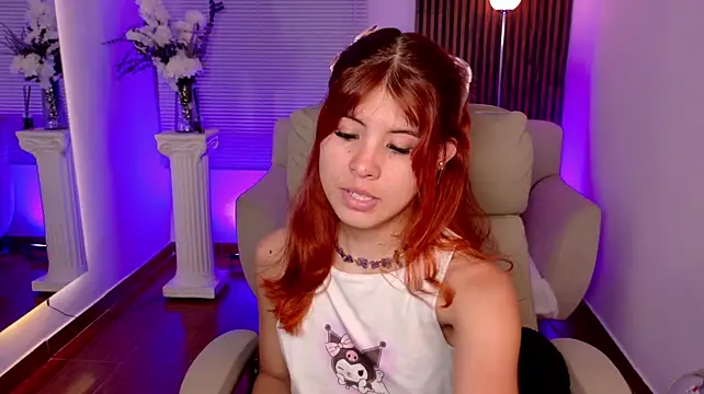 dahlia_grey webcam