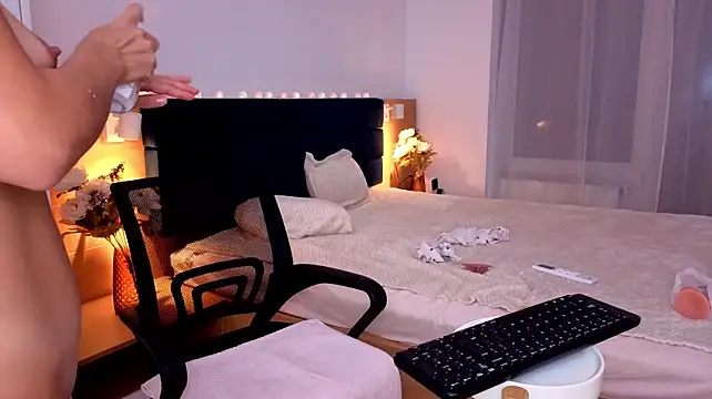 Aria_Simone webcam