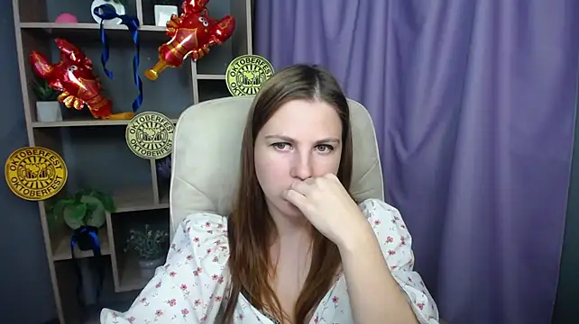 ElizabethGlow webcam
