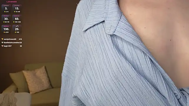 Crystaldivas_ webcam