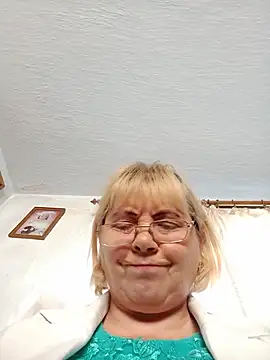 Elena_Beautiful784 live cam preview