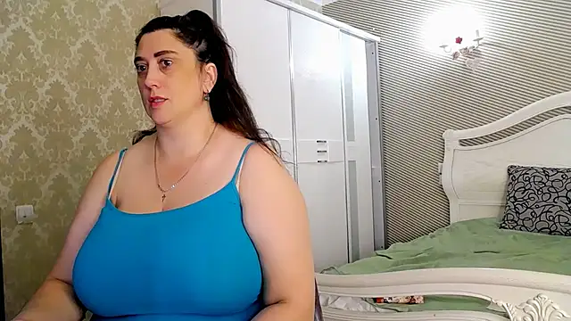 Evelyn_Shy