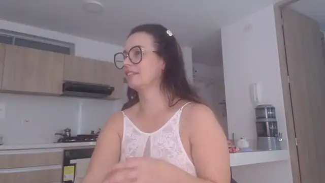 LovePaula webcam