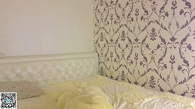 GirlMathExpert webcam
