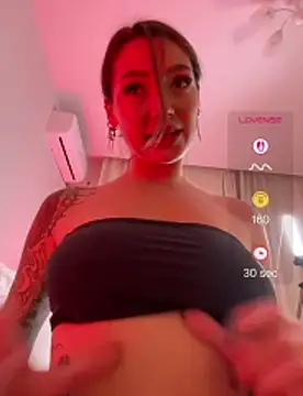 Emilia_Rodess live cam on StripChat