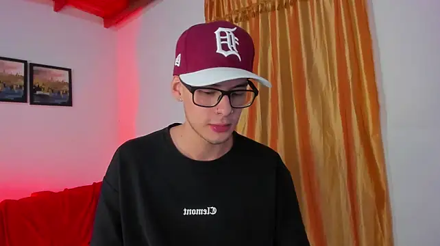 Vlad__night live cam on StripChat