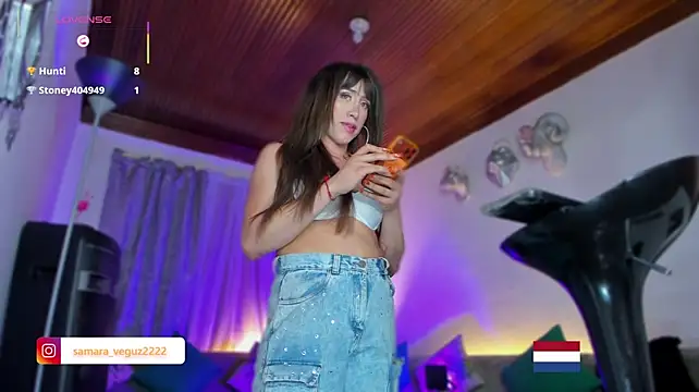 samara_veguz222 live cam on StripChat