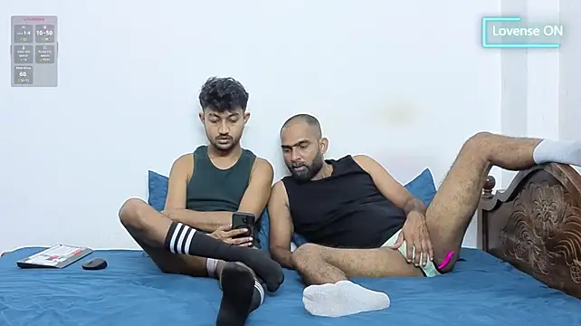 DesiDaddyandSon webcam