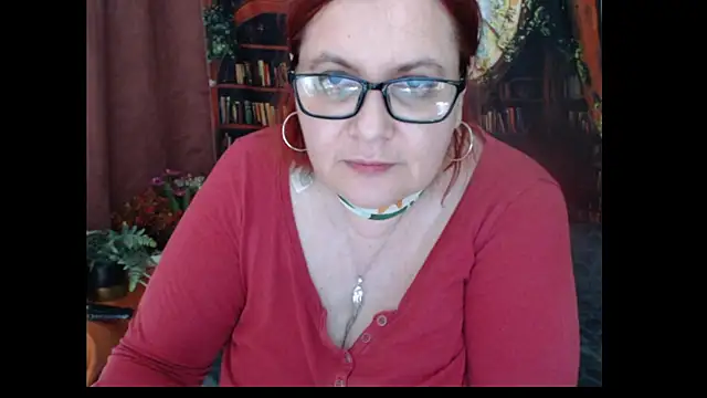 PlayfullMature live cam preview